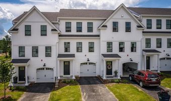 28 Northfield Dr, Dover, NH 03820