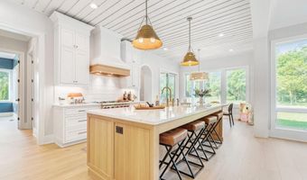 1801 Golfview Dr, Auburn, IN 46706