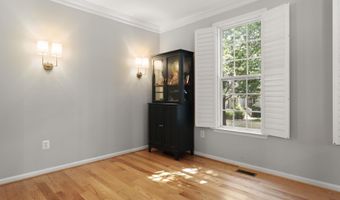20323 BOWFONDS St, Ashburn, VA 20147