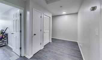 802 N Tamarac Blvd, Addison, IL 60101