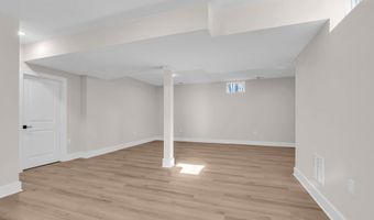 293 Trenton Ave N, Bayville, NJ 08721