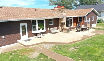 203 3rd Ave SW, Bowman, ND 58623