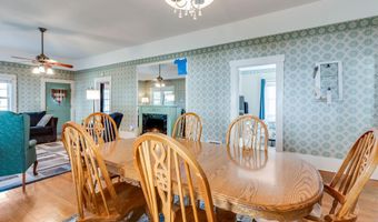 118 E Broadway Ave, Augusta, KS 67010
