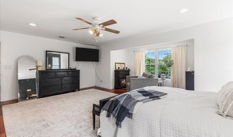 248 Church St, Belford, NJ 07718