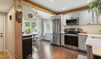 52 Berkshire Dr, Brookfield, CT 06804