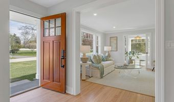 4 Rabbit Ln, Darien, CT 06820
