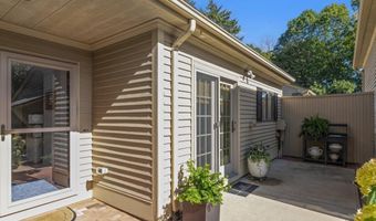 112 Pine Glen Dr C-2, East Greenwich, RI 02818