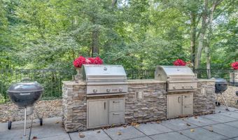 2737 DEVONSHIRE Pl NW 110, Washington, DC 20008