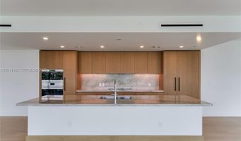 1177 Kane Concourse 405, Bay Harbor Islands, FL 33154