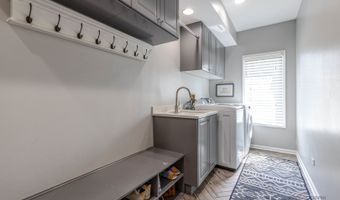 1801 N Dover Ct, Arlington Heights, IL 60004