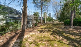 2953 Four Oaks Dr, Dunwoody, GA 30360