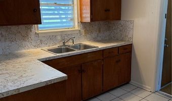 147 N 8th St, Aransas Pass, TX 78336