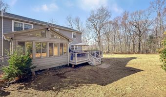 51 Oakridge Rd, Bristol, CT 06010