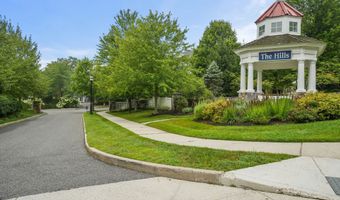 5 Brinscall Ct 5, Danbury, CT 06810