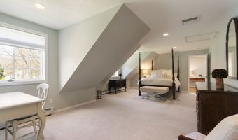 29 Woodland Dr, Avon, CT 06001