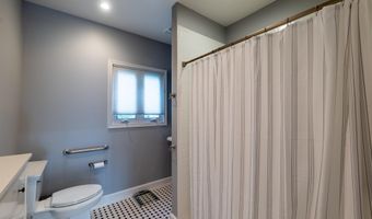 4614 ROXBURY Dr, Bethesda, MD 20814