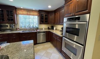 9 Michael Dr, Canton, CT 06019