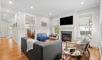 18 Breck Ave 18, Boston, MA 02135