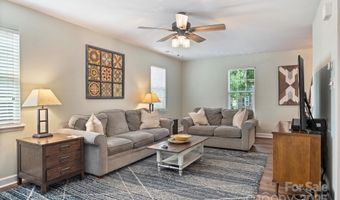 8520 Golf Ridge Dr, Charlotte, NC 28277