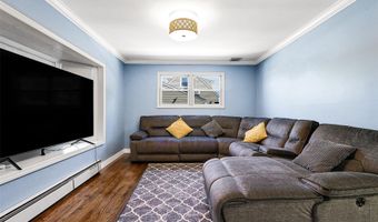 3 Grant Ave, Albertson, NY 11507