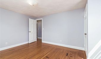 8 Somerset Rd, Cranston, RI 02910