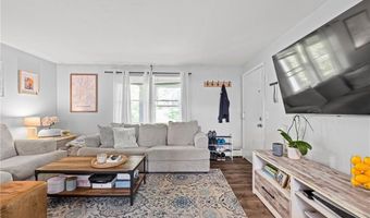 70 Carroll Ave 303, Newport, RI 02840