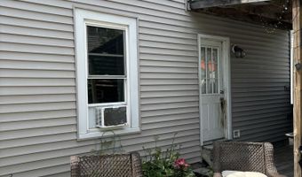 293 Grove St, Bangor, ME 04401