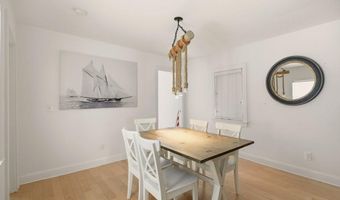 5 Division St, Newport, RI 02840