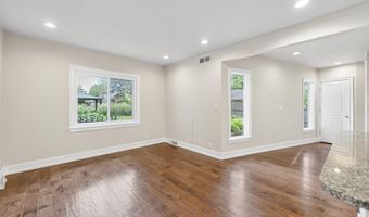 2327 Donald St, Ames, IA 50014