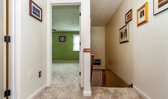 100 Scenery Ln, Johnston, RI 02919