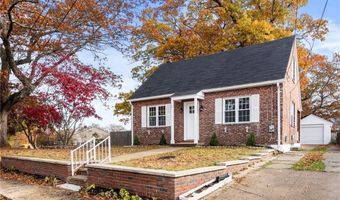 11 Hornbine St, Cranston, RI 02919