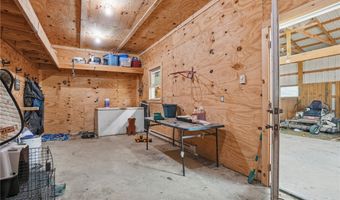 6246 Slater Rd, Andover, OH 44003