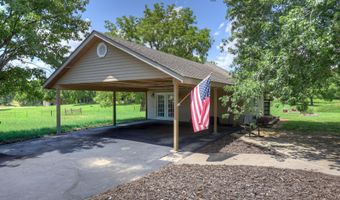 1426 E State Line Rd, Baxter Springs, KS 66713