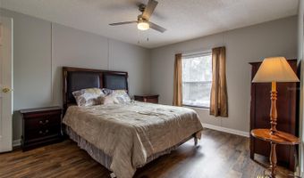 25836 MANHATTAN Ln, Astor, FL 32102