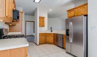 521 Ridgewood Dr, Antioch, IL 60002