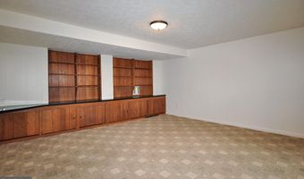 7024 RICHARD Dr, Bethesda, MD 20817