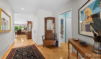 4 Governors Way, Asheville, NC 28804