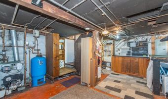4 Warren St, Bayonne, NJ 07035