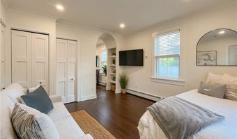 51 Poplar St 1R, Newport, RI 02840