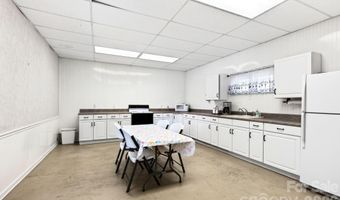 475 Deaverview Rd, Asheville, NC 28806