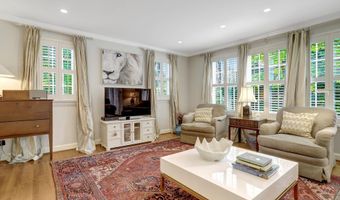 1114 N HARRISON St, Arlington, VA 22205