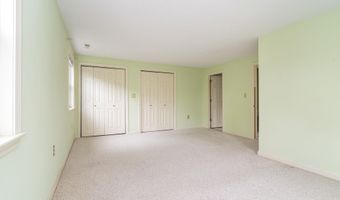 17 Harbor Hill Dr, Bourne, MA 02532