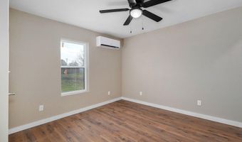 930 Porter Ave, Aurora, MO 65605