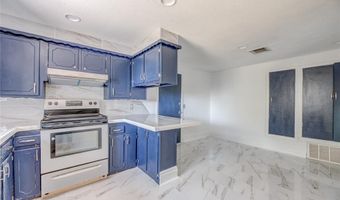126 Windsor Ave, Chickasha, OK 73018