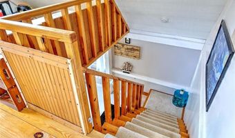 121 Jenckes Hill Rd, Lincoln, RI 02865