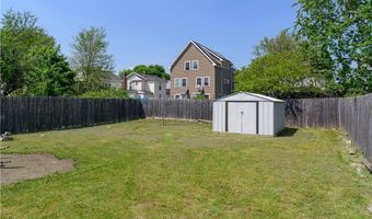 137 Deacon St, Bridgeport, CT 06607