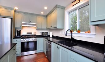 114 El Toro Dr, Bristol, CT 06010