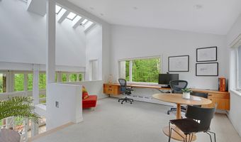 103 Long View Dr, Becket, MA 01223