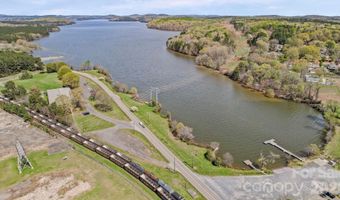 709 Sherman St, Badin, NC 28009