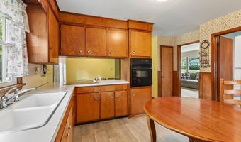 31 Jeanette Rd, Danbury, CT 06811